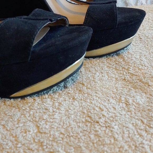 Faux Suede Wedge T Strap Sandals Gold ToeBox - Picture 3 of 7